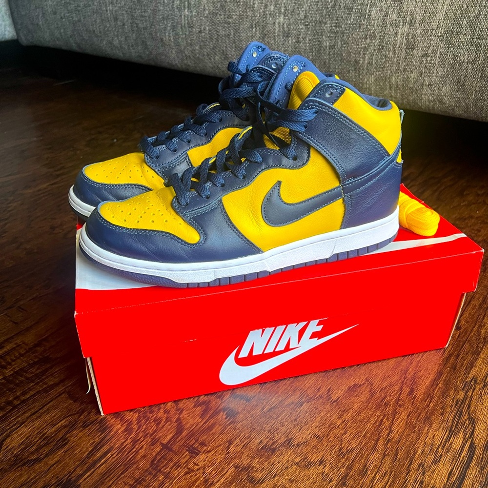 Nike Dunk Hi “Michigan” (2020 Release)